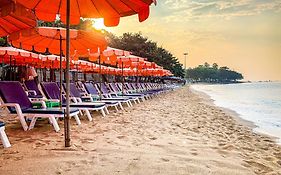 Great Location With Infinity Pool -Central Pattaya